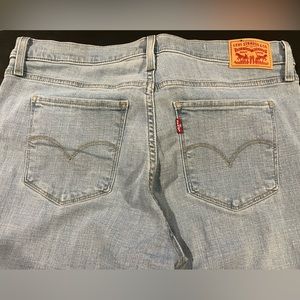 Levi’s 314 Shaping straight jeans